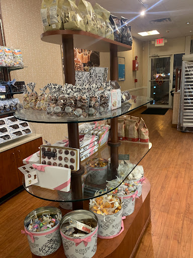 Ice Cream Shop «Kilwins Chocolates and Ice cream», reviews and photos, 262 Thames St, Newport, RI 02840, USA