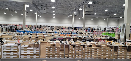 Shoe Store «DSW Designer Shoe Warehouse», reviews and photos, 7555 W Bell Rd, Peoria, AZ 85382, USA