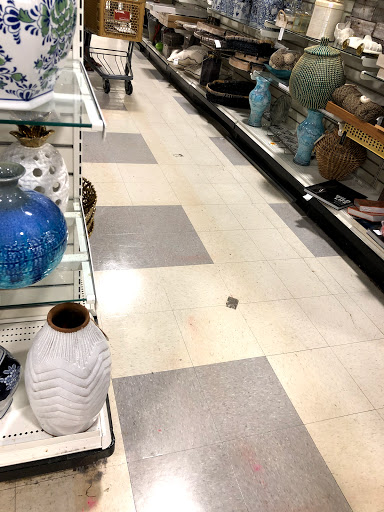 Department Store «T.J. Maxx & HomeGoods», reviews and photos, 80 S Tunnel Rd, Asheville, NC 28805, USA