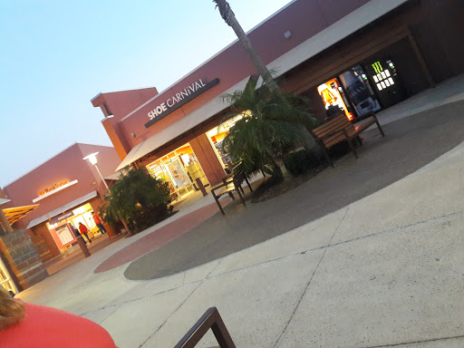 Shopping Mall «Rio Grande Valley Premium Outlets», reviews and photos, 5001 E Expy 83, Mercedes, TX 78570, USA