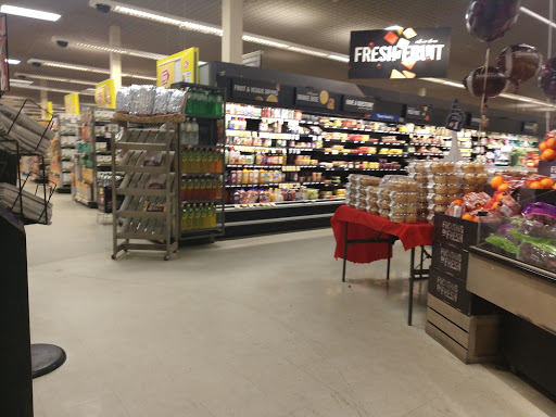 Grocery Store «Stop & Shop», reviews and photos, 702 Hicksville Rd, Massapequa, NY 11758, USA