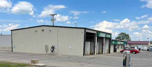Expressway Laundromat & Car en Minot