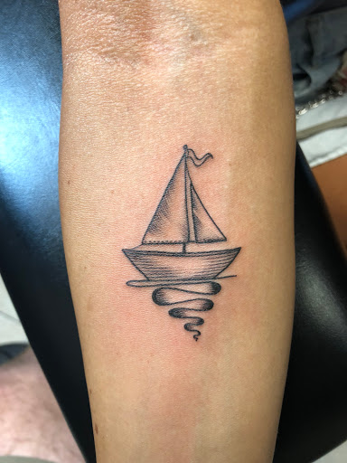 Explore mother of 6 tattoo ideas, creative tattoo ideas in Myrtle Beach, available at Elite Ink Tattoos of Myrtle Beach