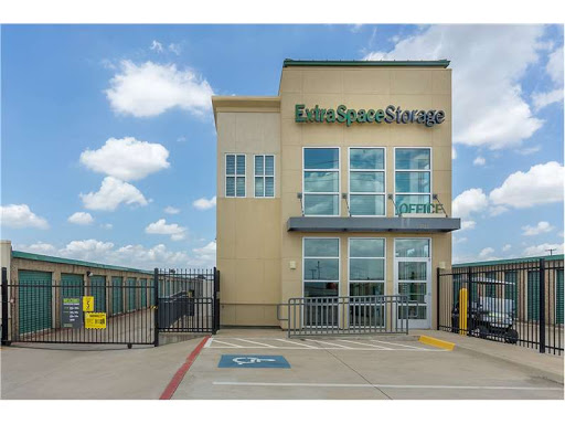 Storage Facility «Extra Space Storage», reviews and photos, 3813 Airport Fwy, Bedford, TX 76021, USA