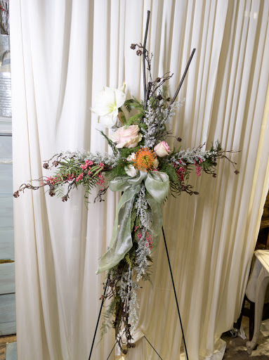 Florist «Buss Flower Shop», reviews and photos, 322 N Milwaukee Ave, Libertyville, IL 60048, USA