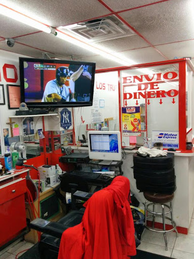 Barber Shop «Kaminante Barber Shop», reviews and photos, 1972 Arthur Ave, Bronx, NY 10457, USA