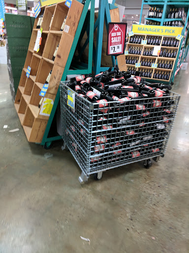 Liquor Store «East Windsor Bottle King», reviews and photos, 385 US-130, East Windsor, NJ 08520, USA