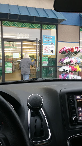 Dollar Store «Dollar Tree», reviews and photos, 1932 East Independence Ave, Springfield, MO 65804, USA