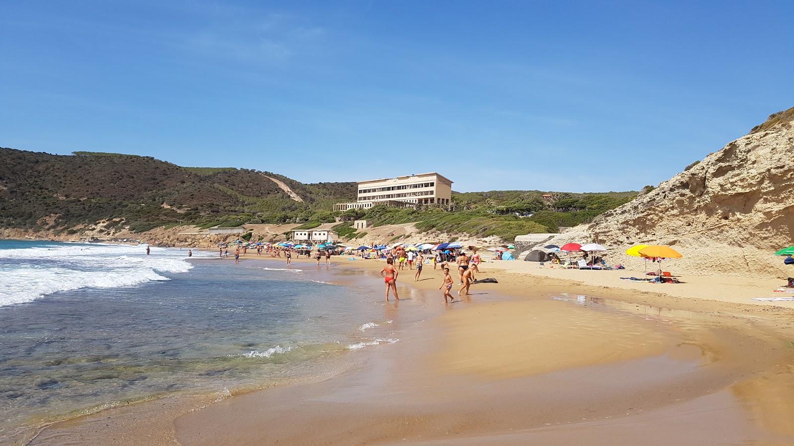 Funtanazza beach的照片 带有碧绿色纯水表面