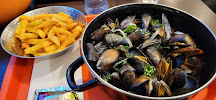 Plats et boissons du Restaurant de fruits de mer La Minute Moule Cannes Marina à Mandelieu-la-Napoule - n°13