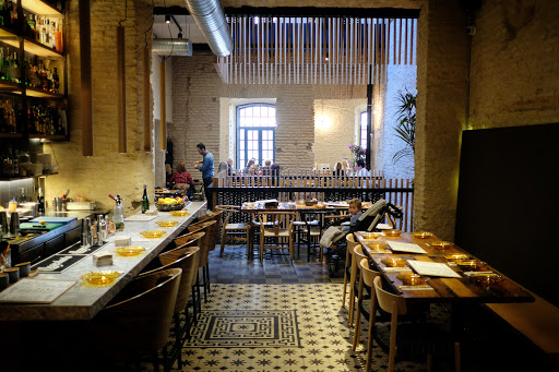 Lugares para cenar con amigos en Sevilla