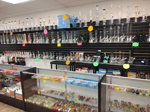 Tobacco Shop «Seaside Smoke and Vape shop», reviews and photos, 575 S Roosevelt Dr b, Seaside, OR 97138, USA