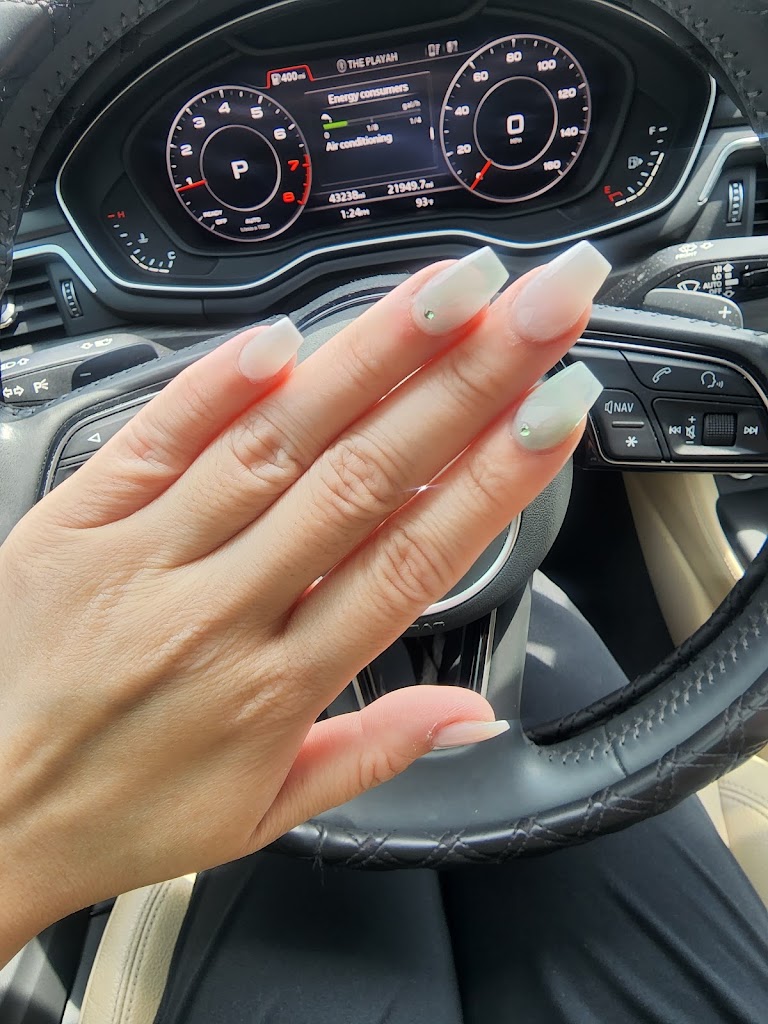 Lady Nails 75043