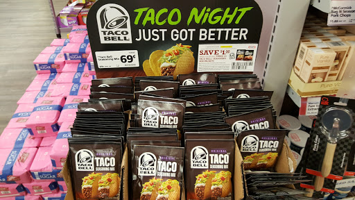 Grocery Store «Save-A-Lot», reviews and photos, 210 N Lake St, Aurora, IL 60506, USA