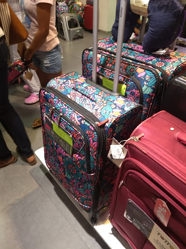 Suitcase shops in Cartagena