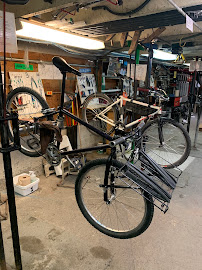 Right to Move / La Voie Libre - Photo 4 - Car repair in Montreal, Quebec, Canada, Richmond