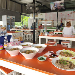 สลิด ก๋วยเตี๋ยวเนื้อตุ๋น หมูตุ๋น รสเด็ด กระเพรา สเต็ก