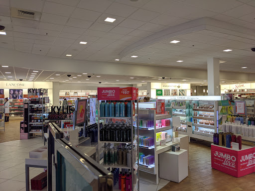 Hair Salon «Ulta Beauty», reviews and photos, 1560 S Randall Rd, Geneva, IL 60134, USA