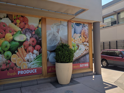 Grocery Store «Grocery Outlet Bargain Market», reviews and photos, 3445 Alma St, Palo Alto, CA 94306, USA