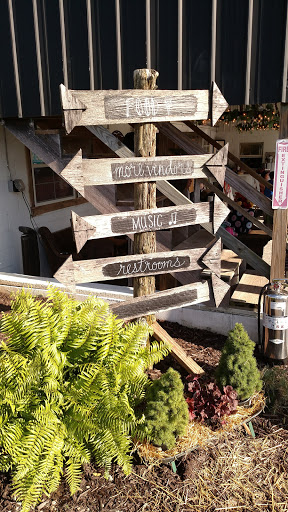 Flea Market «The Hayloft at Port Royal», reviews and photos, 551 Port Royal Rd, Clarksville, TN 37040, USA