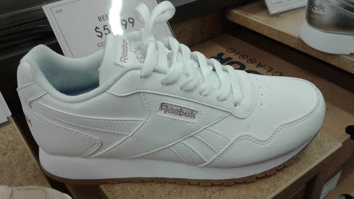 Shoe Store «DSW Designer Shoe Warehouse», reviews and photos, 2550 Solomons Island Rd, Annapolis, MD 21401, USA