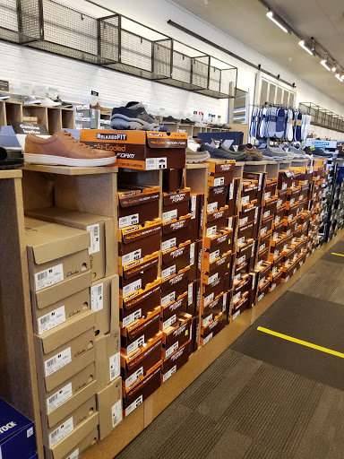 Shoe Store «DSW Designer Shoe Warehouse», reviews and photos, 7291 Mentor Ave, Mentor, OH 44060, USA