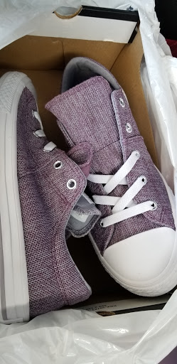 Shoe Store «Famous Footwear», reviews and photos, 1816 Hilliard Rome Rd, Hilliard, OH 43026, USA