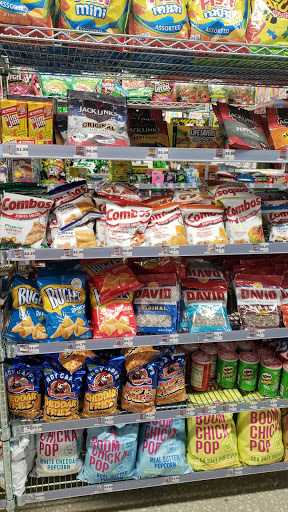 Variety Store «Five Below», reviews and photos, 15003 N Dale Mabry Hwy, Tampa, FL 33618, USA