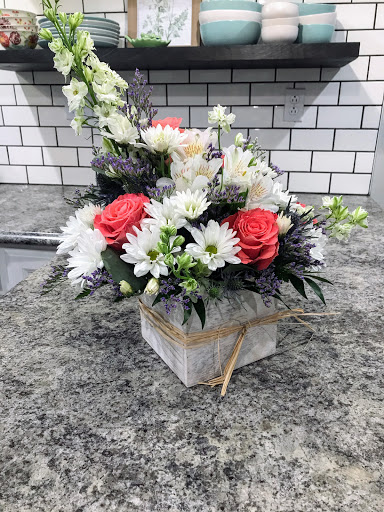 Florist «Anytime Florals», reviews and photos, 721 W Commerce St, Brownstown, IN 47220, USA