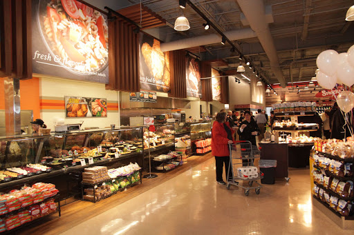 Grocery Store «Strack & VanTil Food Market», reviews and photos, 2168 W US Hwy 30, Valparaiso, IN 46385, USA