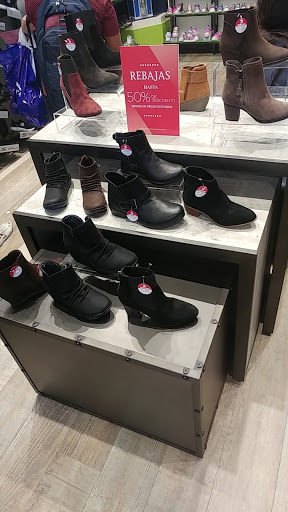 SKECHERS