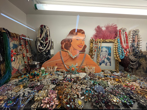 Used Clothing Store «Decades Vintage Clothing», reviews and photos, 627 S State St, Salt Lake City, UT 84111, USA