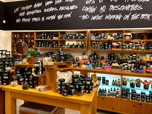 Cosmetics Store «LUSH Fresh handmade cosmetics», reviews and photos, 605 Lincoln Rd B, Miami Beach, FL 33139, USA
