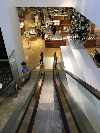 Clothing Store «Neiman Marcus», reviews and photos, 2442 E Sunrise Blvd, Fort Lauderdale, FL 33304, USA