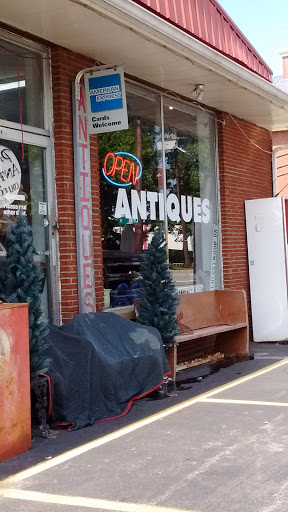 Pruyear's Antiques