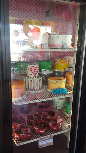 Bakery «Mulberries Cake Shop», reviews and photos, 2027 E Colfax Ave, Denver, CO 80206, USA