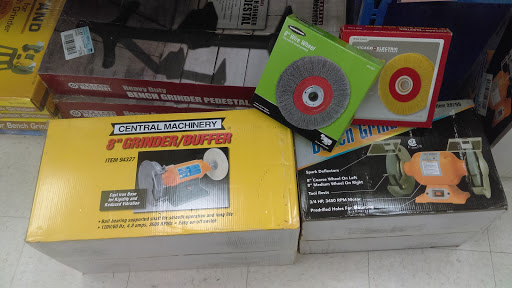 Hardware Store «Harbor Freight Tools», reviews and photos, 7600 la Crosse Ave, Burbank, IL 60459, USA