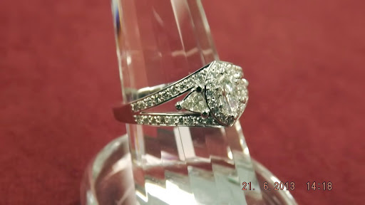 Jewelry Store «Jewelry, Gems & Design Co.», reviews and photos, 9542 W 147th St, Orland Park, IL 60462, USA