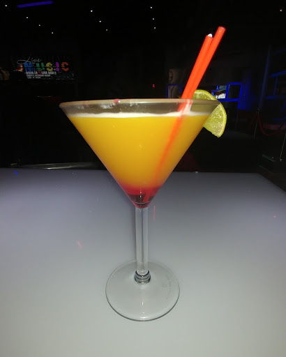 Bar & Grill «Mingles Restaurant and Lounge», reviews and photos, 4012 Boston Rd, Bronx, NY 10475, USA