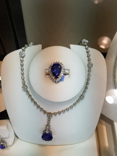 Jewelry Store «Helzberg Diamonds», reviews and photos, 3811 S Cooper St #2128, Arlington, TX 76015, USA