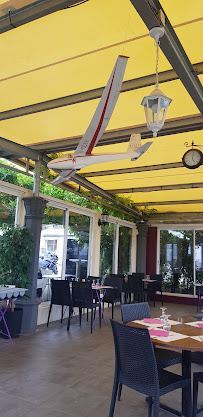 Atmosphère du Restaurant RED MAR à Thiverval-Grignon - n°4