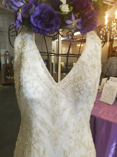 Bridal Shop «Divas Closet Bridal Boutique», reviews and photos, 1034 Merriam Ln, Kansas City, KS 66103, USA