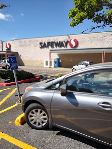 Grocery Store «Safeway», reviews and photos, 2836 Pacific Ave, Forest Grove, OR 97116, USA