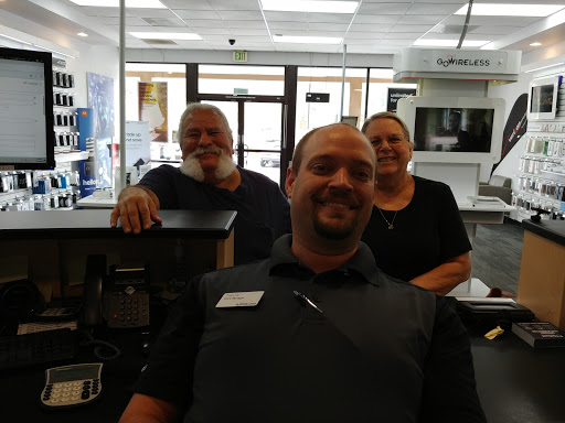 Cell Phone Store «GoWireless Verizon Authorized Retailer», reviews and photos, 4004 University Pkwy, San Bernardino, CA 92407, USA