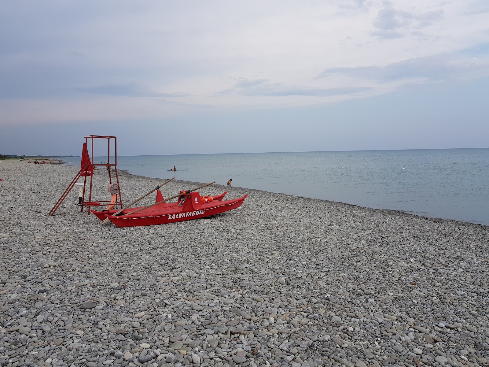 Photo de Spiaggia Rocca Imperiale - endroit populaire parmi les connaisseurs de la détente