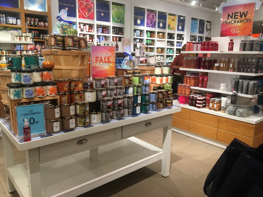Beauty Supply Store «Bath & Body Works», reviews and photos, 4192 Baldwin Rd, Auburn Hills, MI 48326, USA