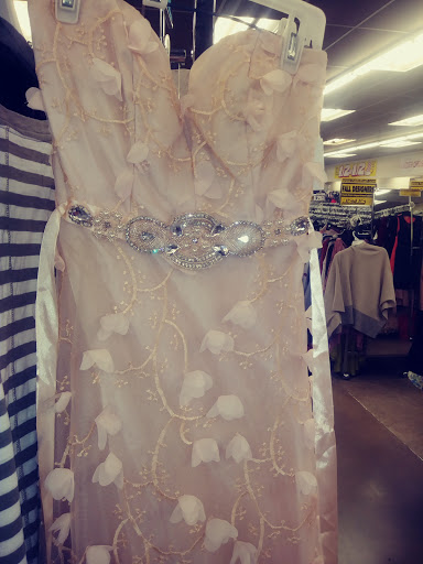 Clothing Store «Half Of Half Name Brand Clothing», reviews and photos, 4720 S Cooper St, Arlington, TX 76017, USA