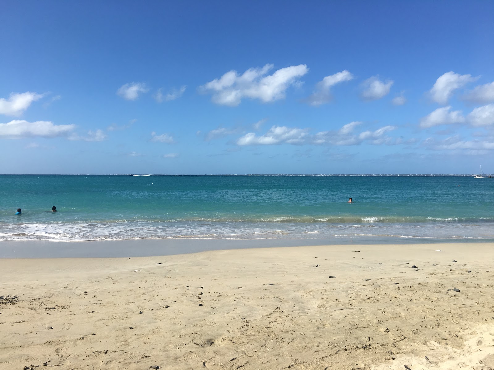 Foto van Friar's Bay beach met turquoise puur water oppervlakte