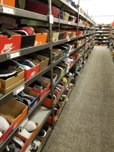 Department Store «Nordstrom Rack», reviews and photos, 17200 Southcenter Pkwy, Tukwila, WA 98188, USA