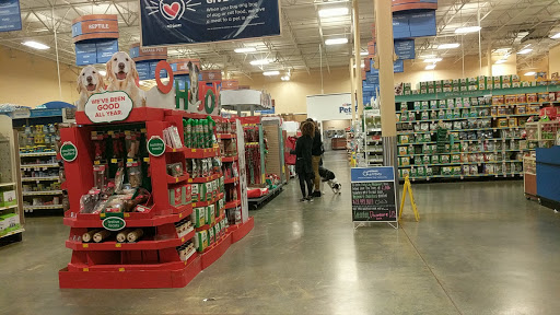Pet Supply Store «PetSmart», reviews and photos, 315 Gellert Blvd, Daly City, CA 94015, USA